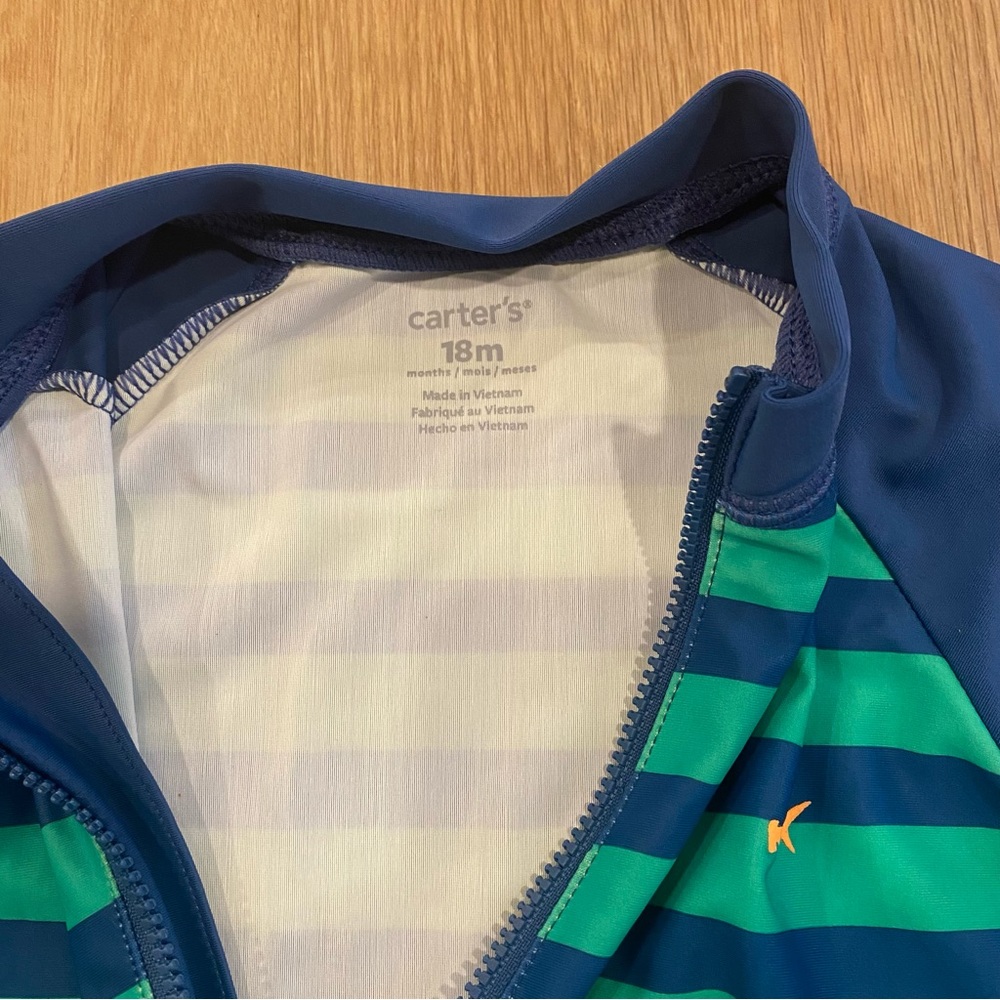 Carter’s Long Sleeve Rashguard - Picture 4 of 4